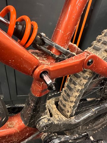Brugt Orbea RALLON M10 2024 2024 Mountainbike — billede 17 af 21