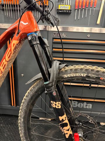 Brugt Orbea RALLON M10 2024 2024 Mountainbike — billede 3 af 21