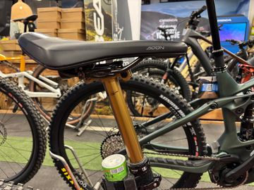 Orbea RISE M10 2024 2024 Mountainbike usato, Nero — immagine 4 di 8