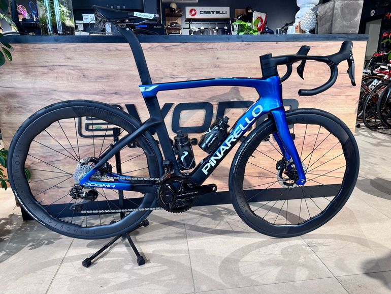Used Pinarello DOGMA F DURA ACE Di2 2025 2025 Road & Gravel — image 1 of 4