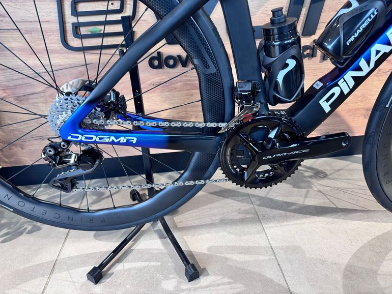 Used Pinarello DOGMA F DURA ACE Di2 2025 2025 Road & Gravel — image 3 of 4