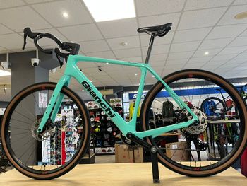 Used Bianchi Arcadex COMP GRX 610/822 disc 2025 2025 Road & Gravel, Green — image 5 of 6