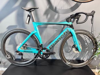 Bianchi, Oltre PRO SHIMANO ULTEGRA DI2 2025