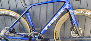 Used Trek SL5 Gen8 Shimano 105 Di2 2025 Road & Gravel, Blau — image 4 of 15
