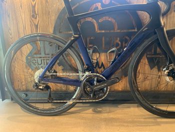 Used Pinarello DOGMA F DURA ACE Di2 Disc 2024 2024 Road & Gravel — image 2 of 6