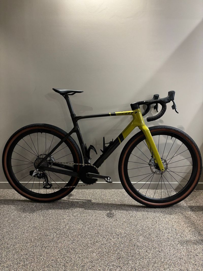 Scott Addict Gravel Tuned 2023 Road & Gravel d'occasion