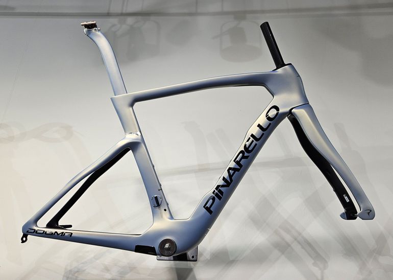 Used Pinarello Dogma F 2025 Frameset 2025 Road & Gravel, Blue — image 2 of 3