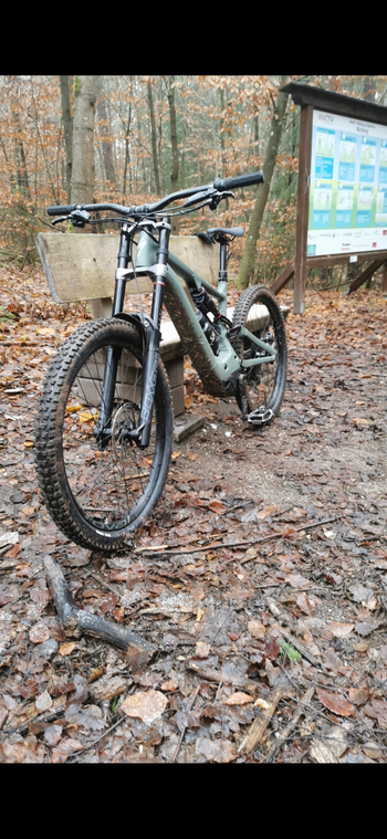 Used Specialized Turbo Kenevo Expert 2019 2019 Mountainbike, Green, 27.5 — image 2 of 3