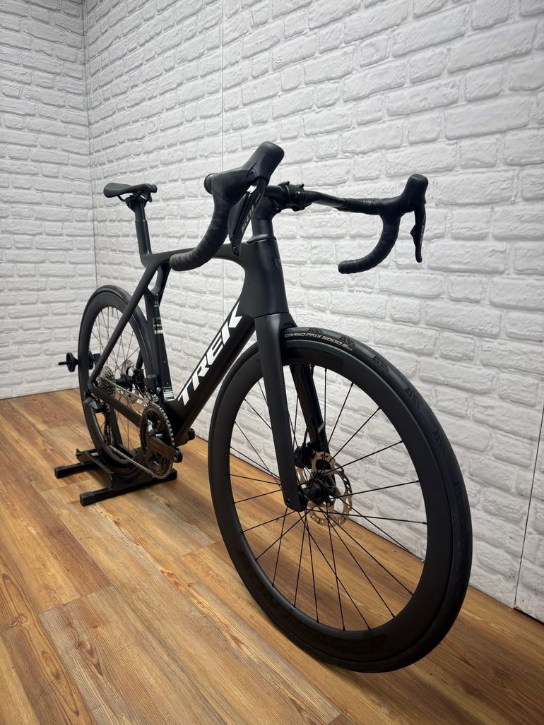 Used Trek Madone SL 6 Gen 7 2024 2024 Road & Gravel, Black — image 2 of 6