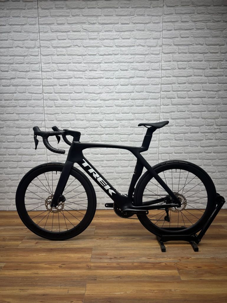 Used Trek Madone SL 6 Gen 7 2024 2024 Road & Gravel, Black — image 4 of 6