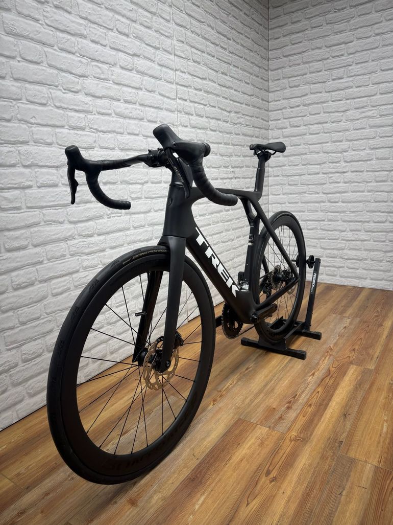 Used Trek Madone SL 6 Gen 7 2024 2024 Road & Gravel, Black — image 5 of 6