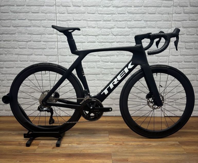 Used Trek Madone SL 6 Gen 7 2024 2024 Road & Gravel, Black — image 1 of 6
