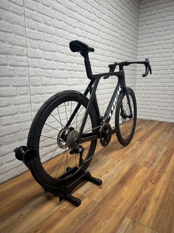 Used Trek Madone SL 6 Gen 7 2024 2024 Road & Gravel, Black — image 3 of 6