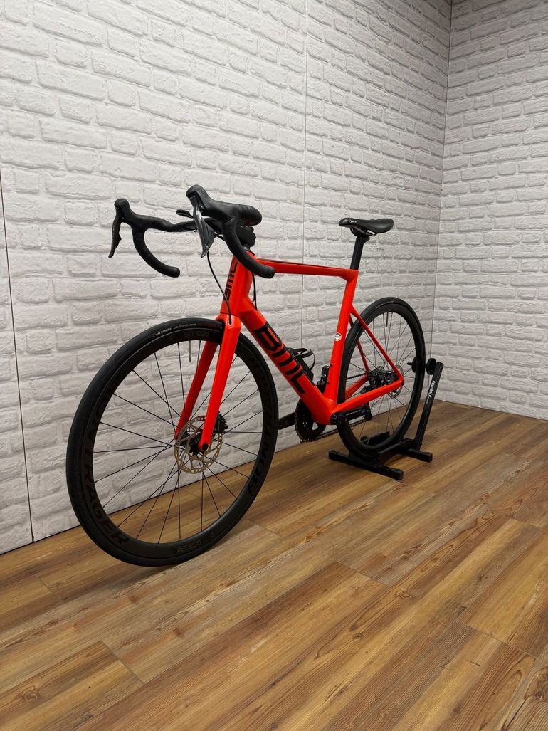 Used BMC Teammachine Shimano Ultegra Di2 2022 Road & Gravel, Red — image 5 of 6