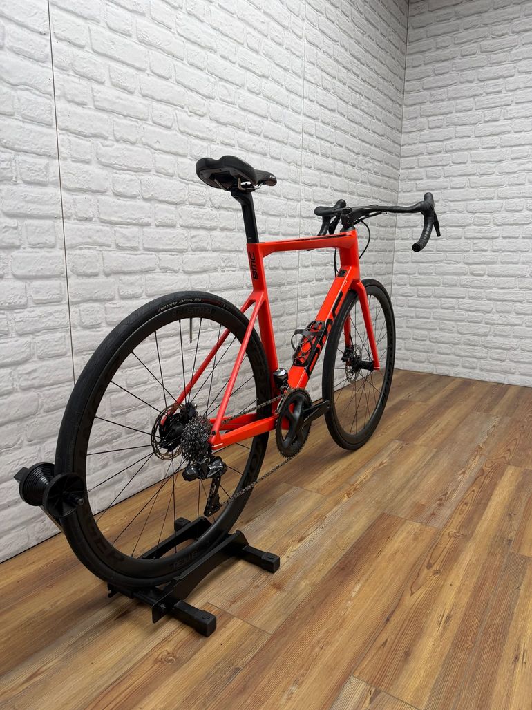 Used BMC Teammachine Shimano Ultegra Di2 2022 Road & Gravel, Red — image 4 of 6