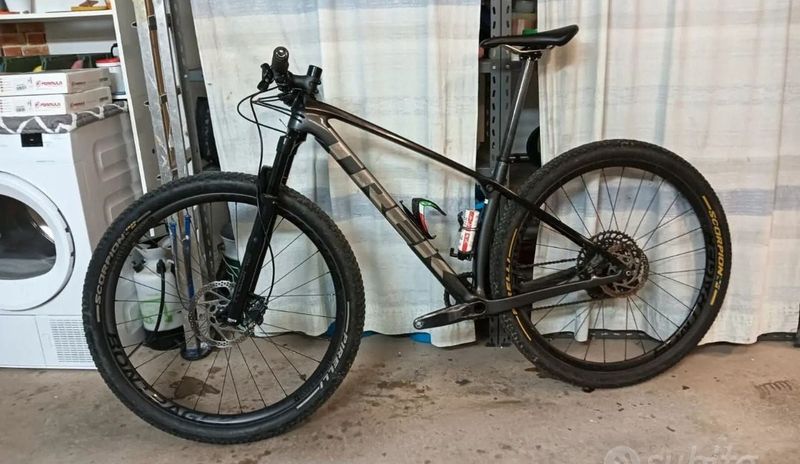 Used Trek Procaliber 9.7 2021 2021 Mountainbike, Black, 29 — image 1 of 6