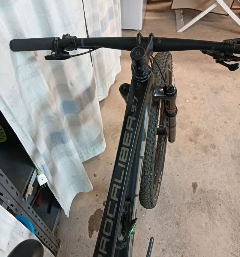 Used Trek Procaliber 9.7 2021 2021 Mountainbike, Black, 29 — image 5 of 6
