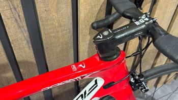 Used Pinarello Pinarello Dogma F10 Shimano Dura-Ace 11v 2019 Road & Gravel, Red — image 8 of 17