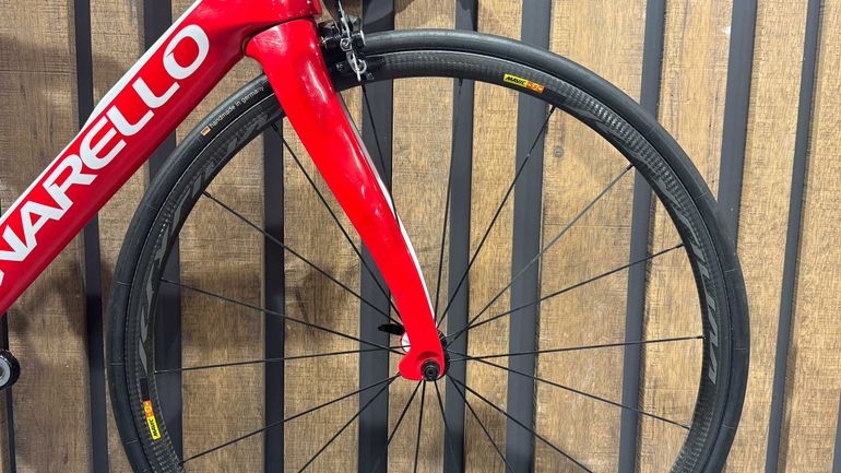 Used Pinarello Pinarello Dogma F10 Shimano Dura-Ace 11v 2019 Road & Gravel, Red — image 10 of 17