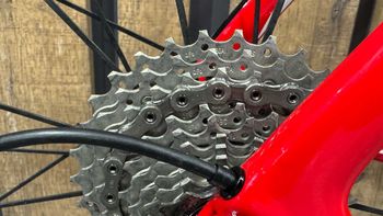 Used Pinarello Pinarello Dogma F10 Shimano Dura-Ace 11v 2019 Road & Gravel, Red — image 4 of 17