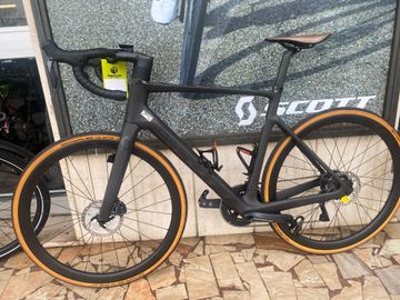 Used Scott Addict ERide 10 - 2021 2021 Road & Gravel