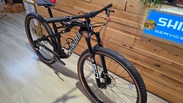 Used Specialized Epic Expert 2021 2021 Mountainbike, Red, 29 — image 3 of 3