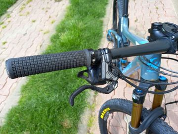 Used Pivot Mach 4 SRAM X01 Eagle 2023 Mountainbike, Blue, 29 — image 9 of 17