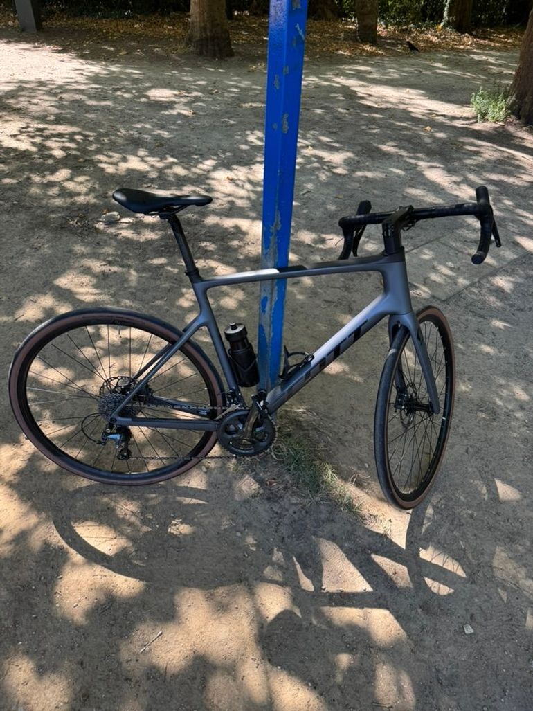 Used Scott Addict 40 2023 2023 Road & Gravel, Light Gray — image 2 of 3
