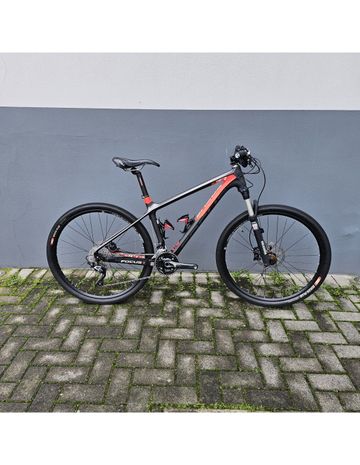 Used Focus Raven 2020 Mountainbike, Black — image 1 of 9