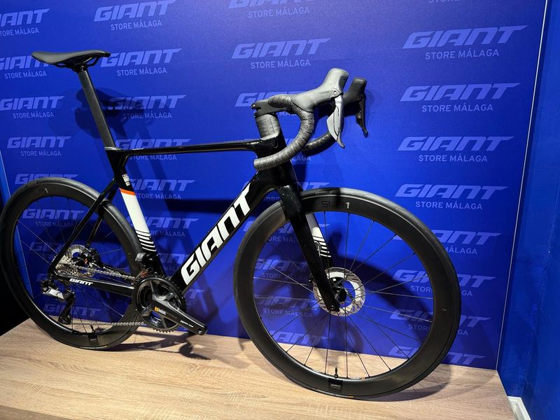 Giant Propel Shimano Ultegra Di2 (12 Speed) 2026 Road & Gravel usato, Nero — immagine 4 di 4