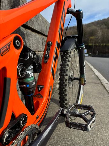 Tweedehands Pivot Firebird Shimano Deore XT 2023 Mountainbike — afbeelding 4 van 6