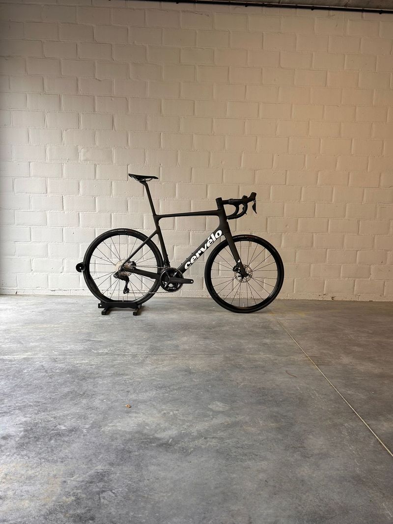 Cervélo Caledonia-5 Ultegra Di2 2023 2023 Road & Gravel de segunda mano