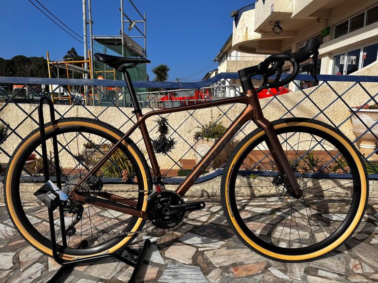 Used Orbea TERRA H40 2024 2024 Road & Gravel, Naranja — image 1 of 10