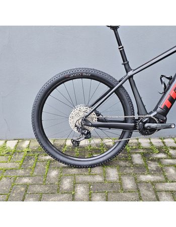 Used Trek Powerfly 5 2022 Mountainbike — image 2 of 11