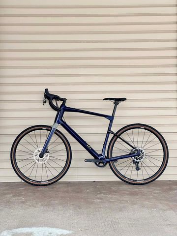 Used BMC URS TWO 2023 2023 Road & Gravel, Blue — image 2 of 23