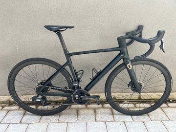 Używany Scott Addict RC 20 2021 2021 Road & Gravel — zdjęcie 1 z 6