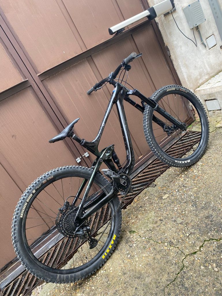 Used Giant Reign Advanced Pro 29 2 2022 2022 Mountainbike — image 1 of 5
