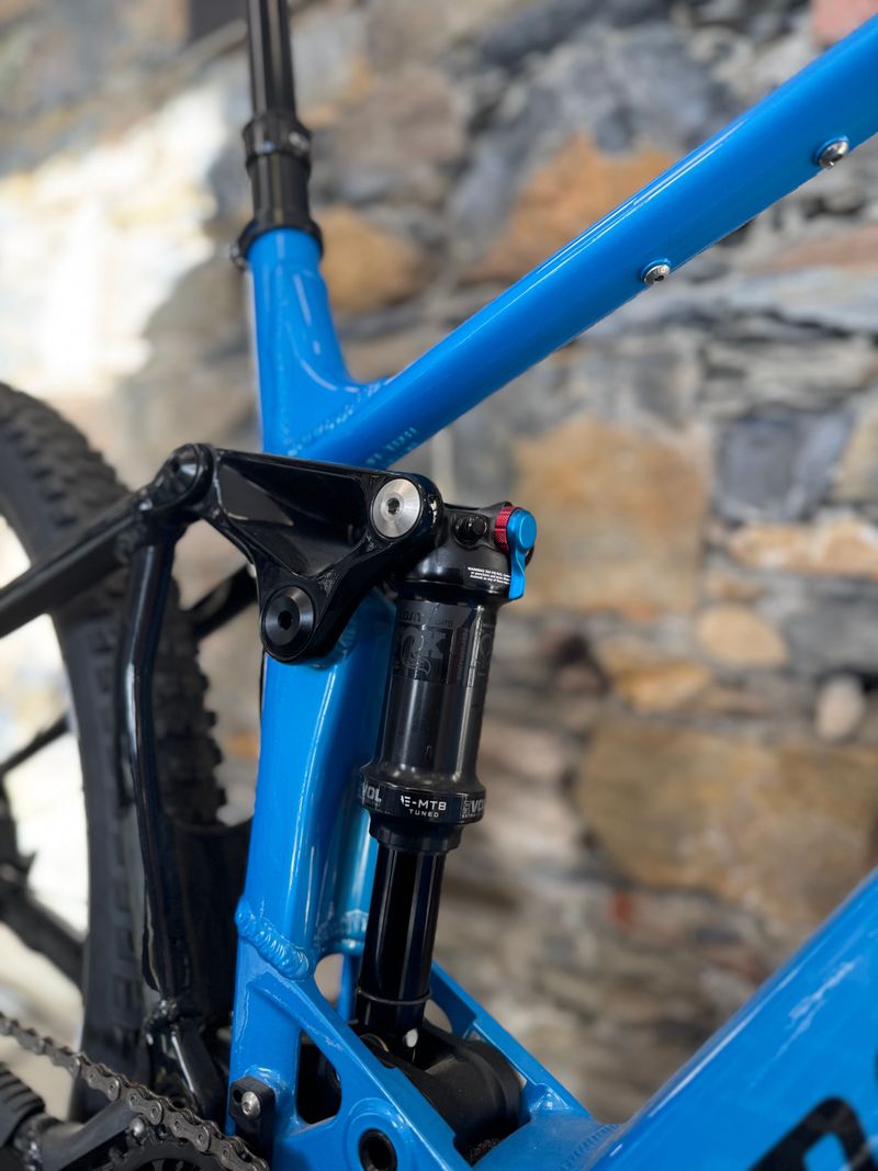 Used Mondraker CHASER 29 2023 2023 Mountainbike, Blue, 29 — image 2 of 7