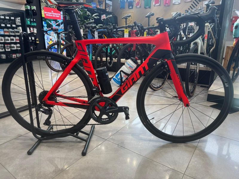 Tweedehands Giant Propel Advanced Pro 0 2017 2017 Road & Gravel — afbeelding 1 van 11
