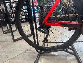 Used Giant Propel Advanced Pro 0 2017 2017 Road & Gravel, Red — image 2 of 11