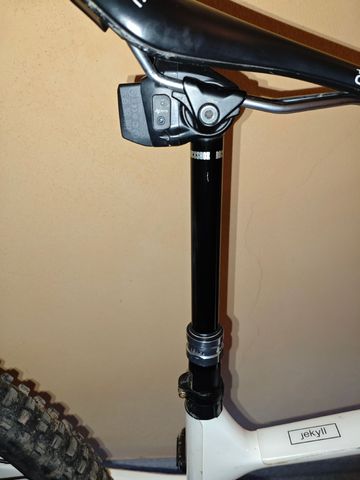Cannondale Jekyll Custom 2024 Mountainbike d'occasion — image 4 sur 8