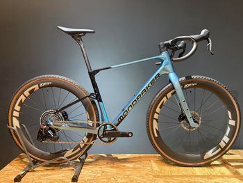 Mondraker, Arid Carbon RR 2026