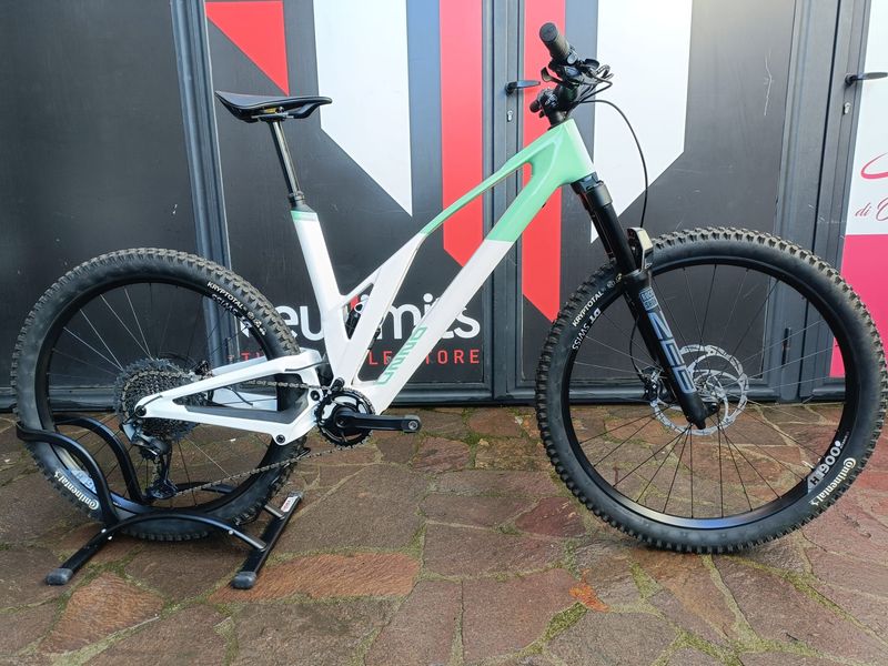 UNNO IKKI Elite 2025 2025 Mountainbike usato, Bianco — immagine 1 di 10