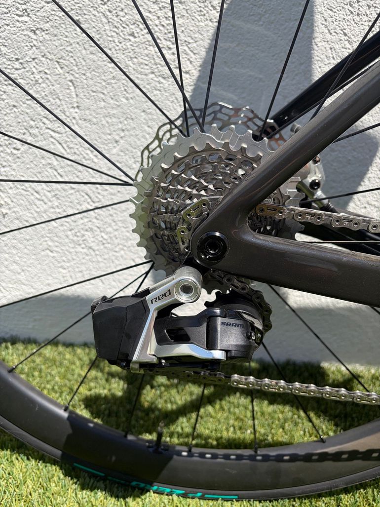 Used Scott Addict RC SRAM Red eTap AXS 2023 Road & Gravel, Blue — image 2 of 10