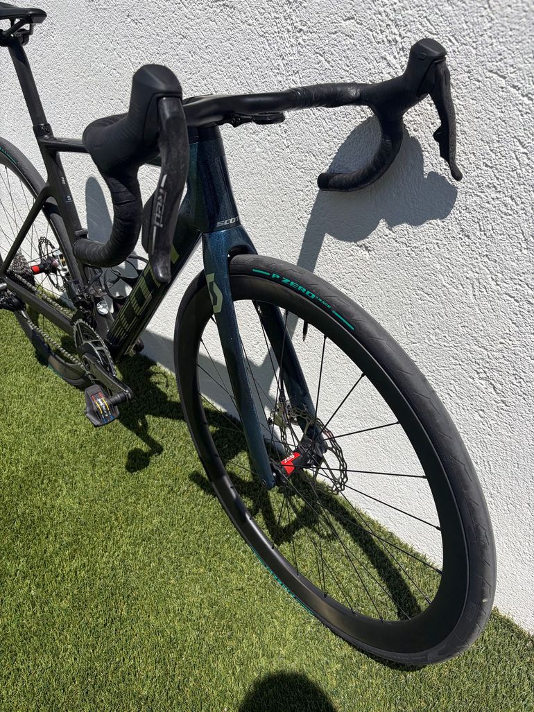 Used Scott Addict RC SRAM Red eTap AXS 2023 Road & Gravel, Blue — image 4 of 10