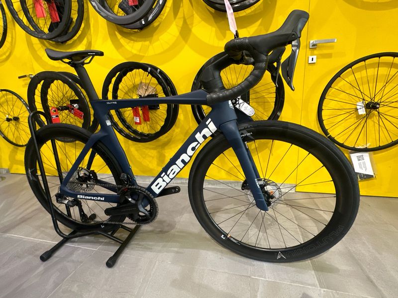 Used Bianchi Oltre Shimano Ultegra Di2 2026 Road & Gravel