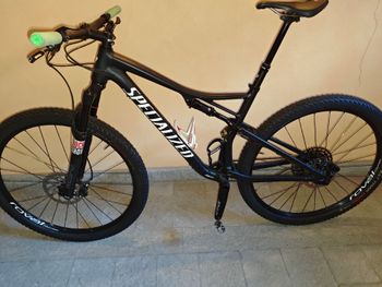Used Specialized Men's Epic Comp 2018 2018 Mountainbike — image 2 of 6