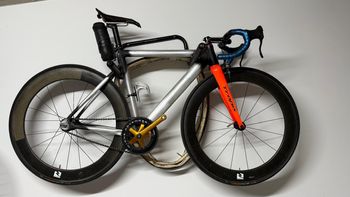 Ridewill, Pista