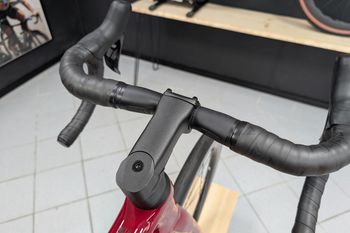 Used Raymon Raymon Kirana Ultra 2025 Road & Gravel, Red — image 7 of 7