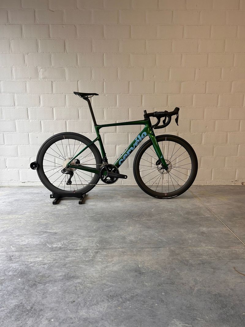 Used Cervélo Caledonia-5 Ultegra Di2 Disc 2021 2021 Road & Gravel